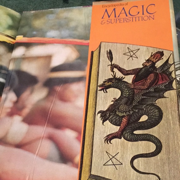 Vintage 1974 “Encyclopedia of Magic & Superstition” Hardcover - Picture 6 of 8